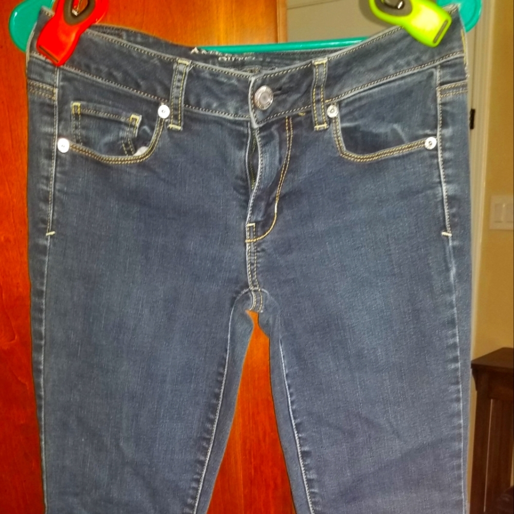 American Eagle NWOT Skinny Kick Super Stretch Medium Wash Jeans Size 2 Short